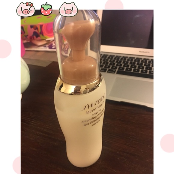Shiseido Other - Shiseido Benefiance creamy cleansing emulsion